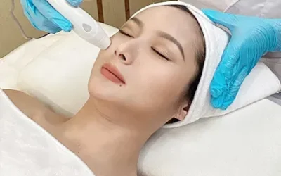 Dermabrasion vs Aquadermabrasion : Comparaison des Techniques à l’Institut de Beauté à Strasbourg